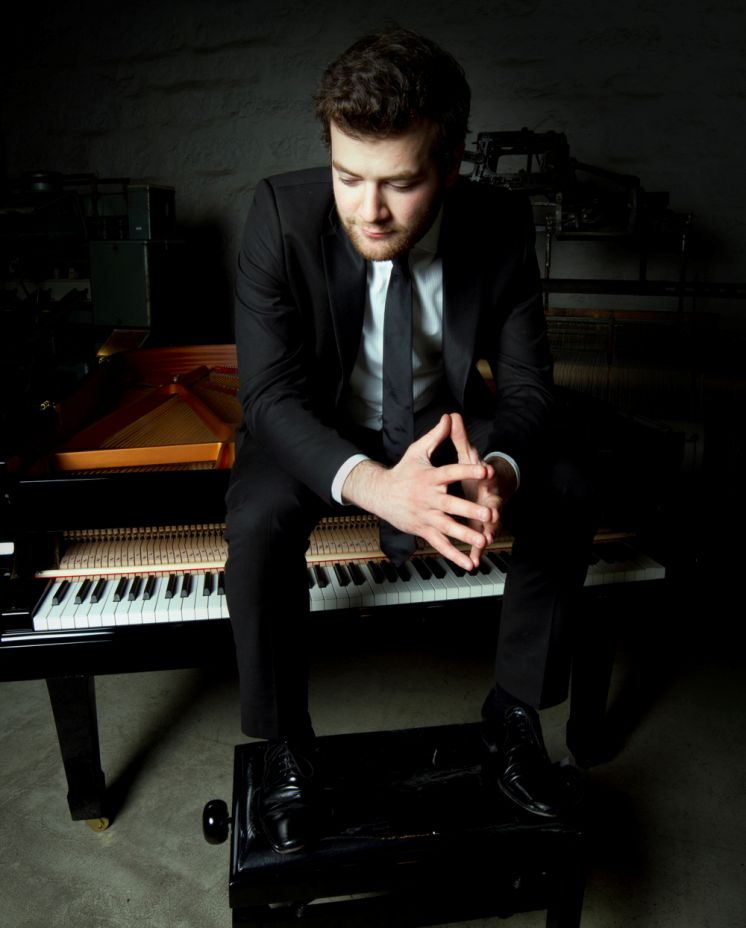 PEDRO GOMES piano