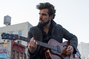 André Santos, as guitarras, a carreira e o disco Vitamina D