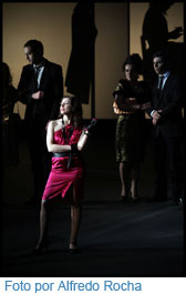 Foto de cena da ópera 'Banksters' de Nuno Côrte Real, no São Carlos