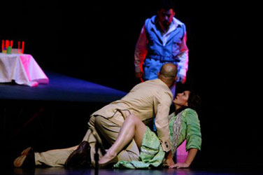 Foto de cena da ópera Don Giovanni de Mozart (como Zerlina)